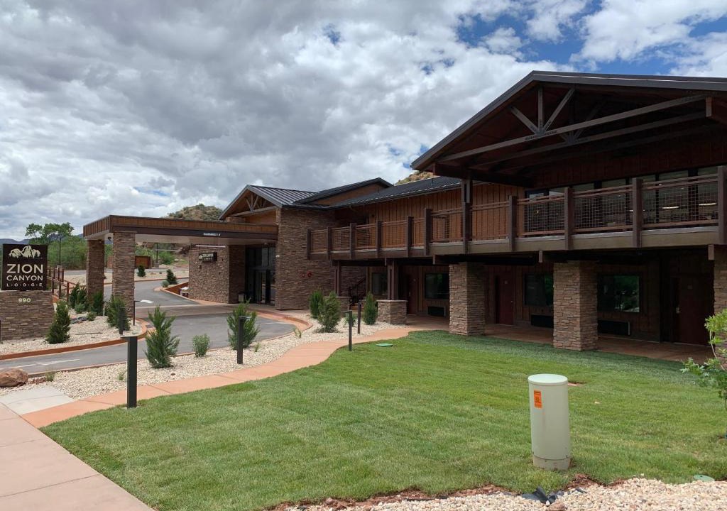 Zion National Park South Entrance Hotel | Zion Canyon Lodge