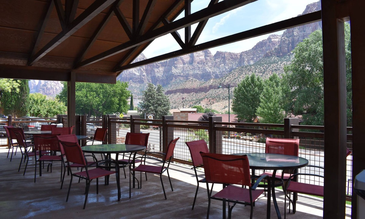 Zion National Park South Entrance Hotel | Zion Canyon Lodge