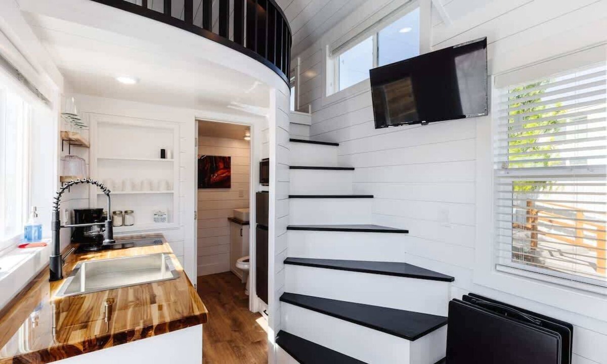 Apple Valley House | Zion Red-Rock Romance Tiny Home for Two