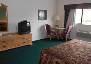 Affordability Meets Comfort at GuestHouse Enumclaw! Free Onsite Parking