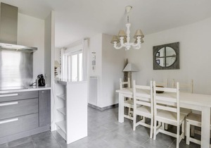 Biscarrosse Beach: Modern 2-BR Apt, Near Center, Walk to Ocean, Parking, Terrace in Biscarrosse Plage