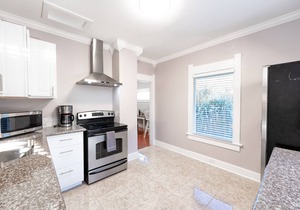 Charming Downtown Tacoma Home!!