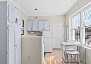 Classic Loft in Downtown Auburn, Alabama! LOCATION!