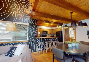 Cozy Sunriver Condo with Access to Exclusive Golf