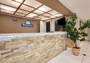 Days Inn by Wyndham Lakewood South Tacoma