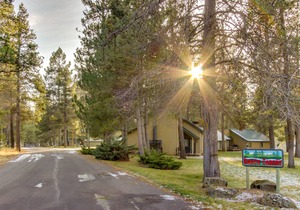 Family-Friendly Home with Shared Pool - Close to Town - Free SHARC Access