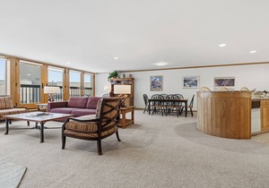 High-Floor 2BR Fireplace Stunning Vail Mountain Views