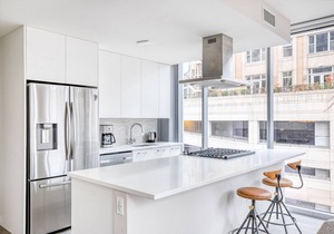 Hip River North 1BR w/Pool + Roof Deck near Mag Mile by Blueground