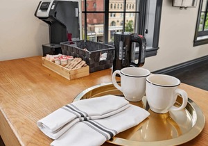 Kasa | Accessible Studio Near Bakery Square | The Maverick in Pittsburgh
