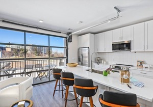 Muse | City-view third-floor condo with private balcony & AC