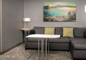 Prime Location! 3 Convenient Units, Onsite Pool, Free Parking, Free Breakfast
