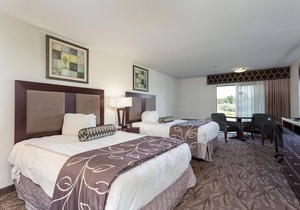 RARE FIND! IDAHO FALLS, 2 COZY AND CLEAN UNITS! POOL, SPA, JACUZZI!