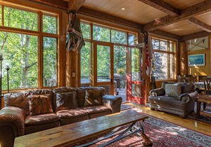 Ski-in, Ski-Out, Hot Tub, Granite Ridge Home in Teton Village