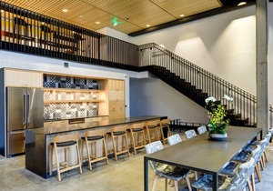 Sleek Bellevue 1BR w/BBQ, Gym, W/D, near Spring District, by Blueground