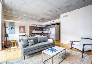 Smart South Lake Union 1BR w/Gym, walk to Space Needle, by Blueground