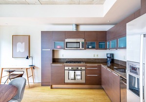 Smart South Lake Union 1BR w/Gym, walk to Space Needle, by Blueground