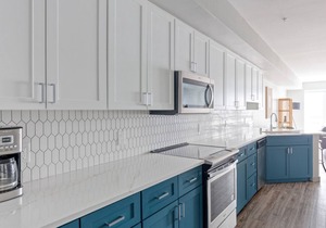 Stellar SLU 1BR w/ Gym & Parking, walk to Space Needle, by Blueground