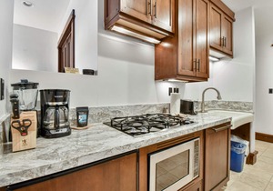 Studio in Empire Pass with Mountain Views