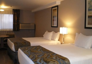 Your Home Away From Home! On-site Pool and Restaurant, Near Boise Art Museum!