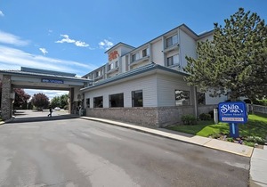 Your Home Away From Home! On-site Pool and Restaurant, Near Boise Art Museum!