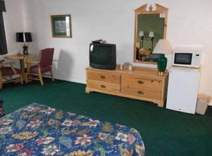 Comfort Meets Affordability At Guesthouse Enumclaw | Enumclaw