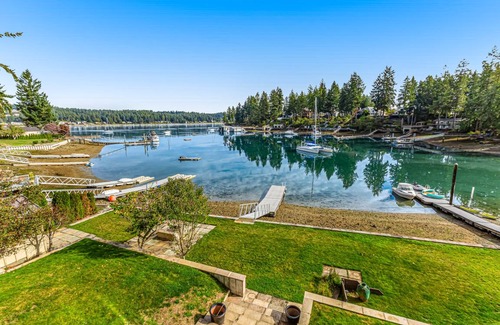 Fox Island House | 401 m² House ∙ 5 bedrooms ∙ 10 guests