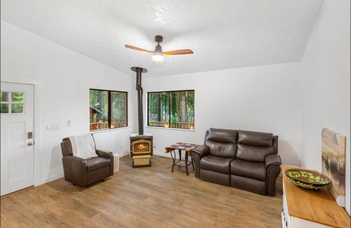 Lakebay House | 77 m² House ∙ 2 bedrooms ∙ 5 guests