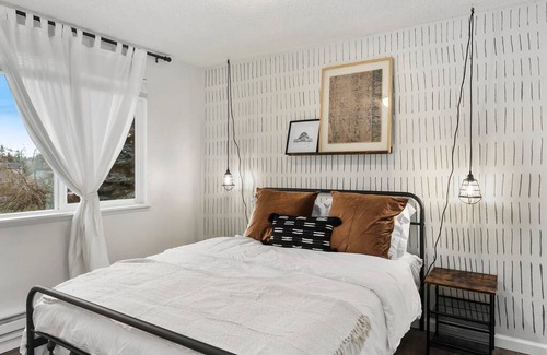 Eastside Apartment | Apartment ∙ 2 bedrooms ∙ 4 guests