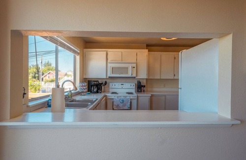 Old Town House | Bo`s Old Tacoma Victorian Charm | Water views