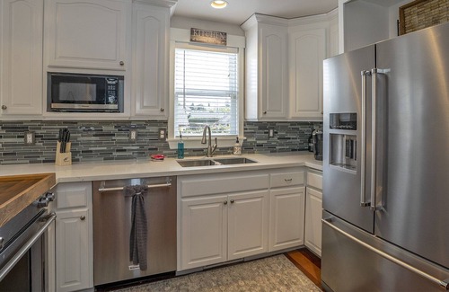 Old Town House | Cheerful Old Town 3 bedroom with hot tub & a view!