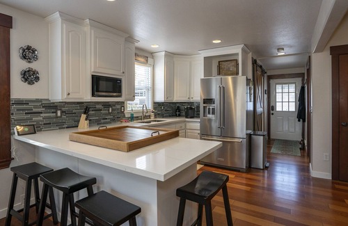 Old Town House | Cheerful Old Town 3 bedroom with hot tub & a view!