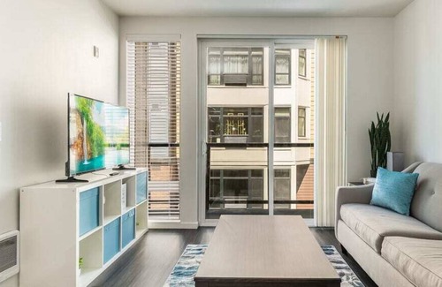 New Tacoma Apartment | Long or Short Stay |Tacoma| Lux Modern 1BR|1BA