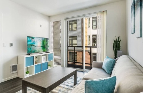New Tacoma Apartment | Long or Short Stay |Tacoma| Lux Modern 1BR|1BA