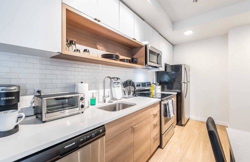 New Tacoma Apartment | Long or Short Stay |Tacoma| Lux Modern 1BR|1BA