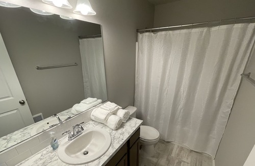 South Tacoma House | Luxury 3 Bed, 3 Bath, Garage, Gym, Dog-Friendly