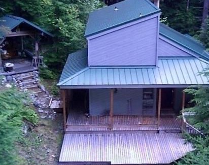 Enumclaw Ski Chalet | Private Cozy 3 BR Cabin near Mt Rainier, Sunrise & Crystal Mt Hiking
