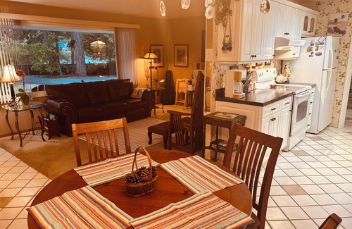 Lakewood House | Relaxing Rancher with Fire-Pit Ferns and Firs Lakewood