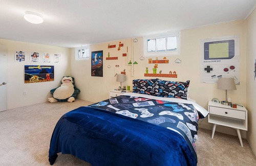 North End House | Retro-90s Theme|Movie Projector|Nintendo|Close to Waterfront