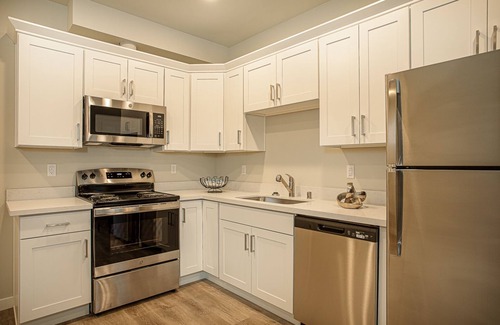 Hilltop Apartment | Tacoma New 1 Bedroom Apartment near Parks & Hospital