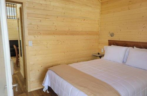 Valle Ski Chalet | 092 Grand Canyon Stargazer Tiny Home 20 Mins to South Rim - Sleeps 8