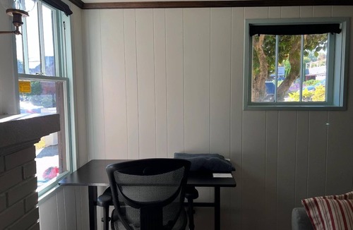 North End Apartment | 1 Bdrm; Walk to beach; Under 2 miles to hospitals, universities & downtown