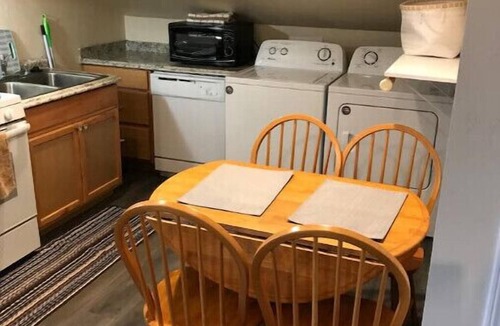 Medford Apartment | 1-bedroom apartment just 6 minutes drive to Lithia & Driveway Fields