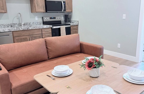 Sweetwater Apartment | 1-bedroom apartment with AC in Garden City