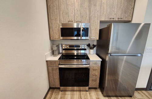South Hill Apartment | 1-bedroom Apt. 305 w/free parking - New Building