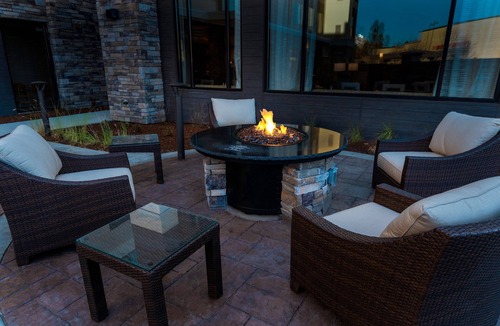 Coeur d'Alene Condo | 1 Bedroom | Free Breakfast + Indoor Pool + Hot Tub