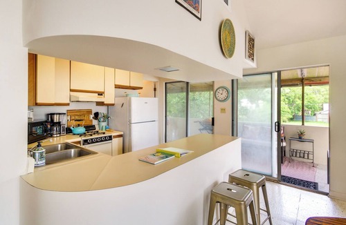 Biloxi Apartment | 1 Block to Beach: Biloxi Hidden Gem w/Gulf View