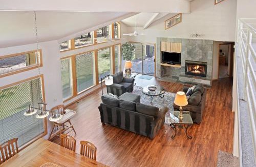 Sunriver House | 1 Colonial Private Family Vacation Home features Bikes to Explore Sunriver