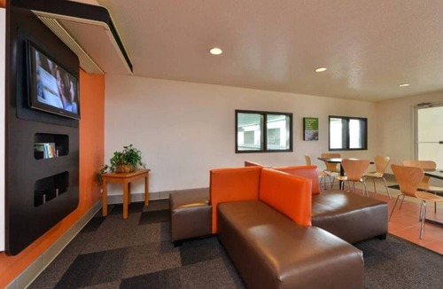 Meridian Apartment | 1 King Bed | Non-Smoking