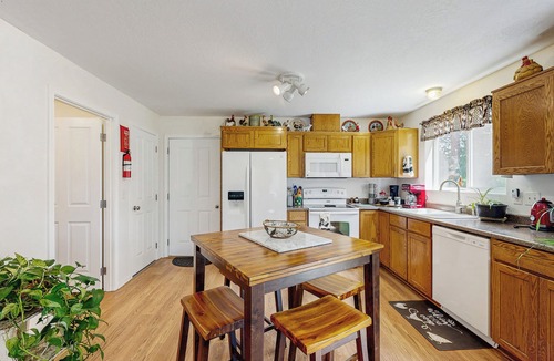 Chiloquin Cottage | 1 Mi to Boat Launch! Lake-view Chiloquin Retreat