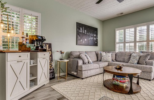 Wayne House | 1 Mi to Eagle Creek Res: Family-Friendly Indy Home